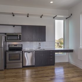 Photo Gallery for Unit 1570-412